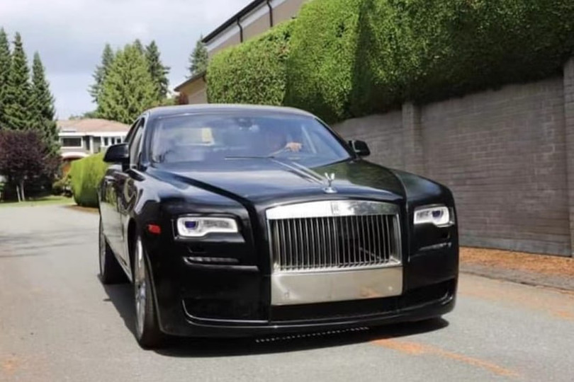 Thợ máy tự tay biến xe siêu sang Rolls-Royce Wraith thành ôtô điện