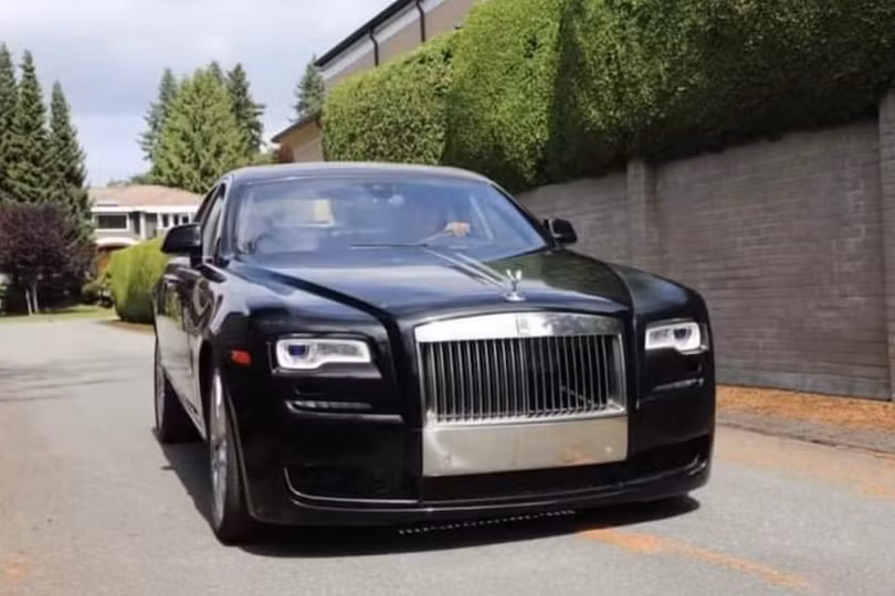 Thợ máy tự tay biến xe siêu sang Rolls-Royce Wraith thành ôtô điện