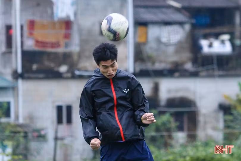 Hồng Lĩnh Hà Tĩnh vượt giá rét luyện tập, sẵn sàng xuất quân V.League 2022