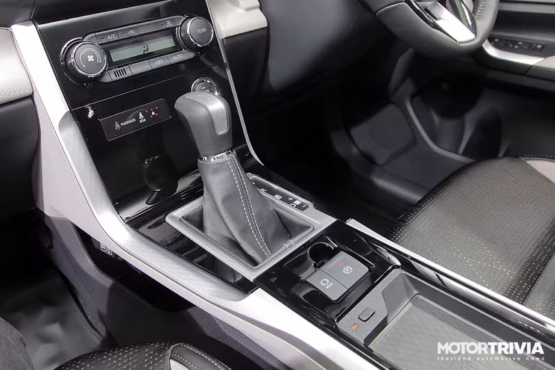 Toyota Veloz 2022 ra mắt tại Thái Lan, giá quy đổi 558 triệu