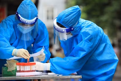 Ngày 23/2: Lần đầu số mắc COVID-19 mới tăng vọt lên 60.355 ca