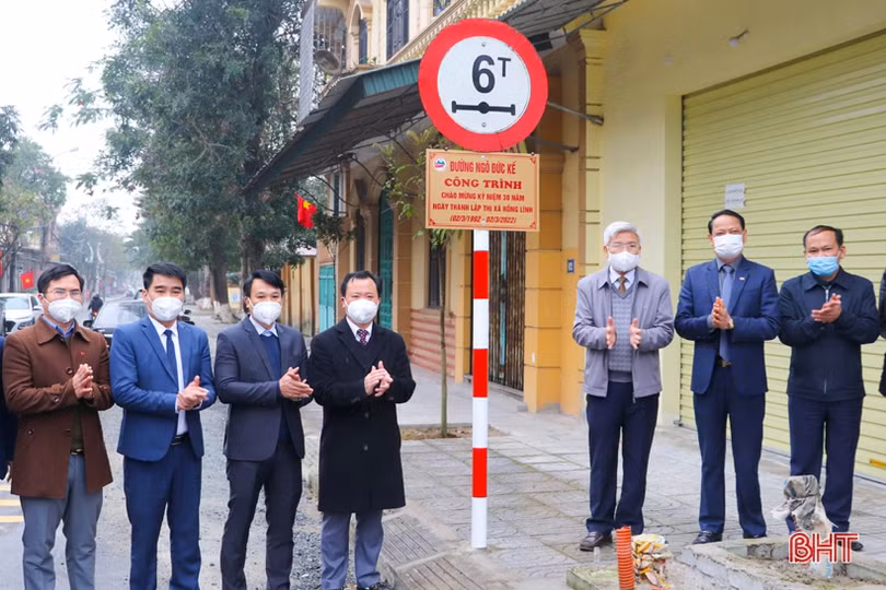 Gắn biển 6 công trình chào mừng kỷ niệm 30 năm ngày thành lập TX Hồng Lĩnh