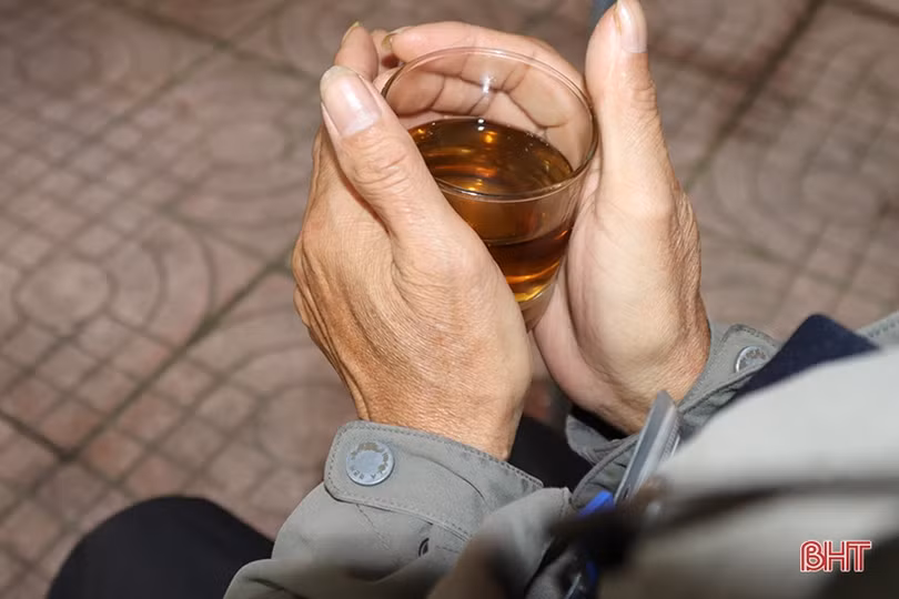 Nhọc nhằn mưu sinh trong giá rét ở Hà Tĩnh