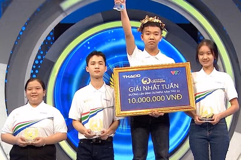 Thắng áp đảo, nam sinh Hà Tĩnh giành vé vào trận thi tháng Olympia