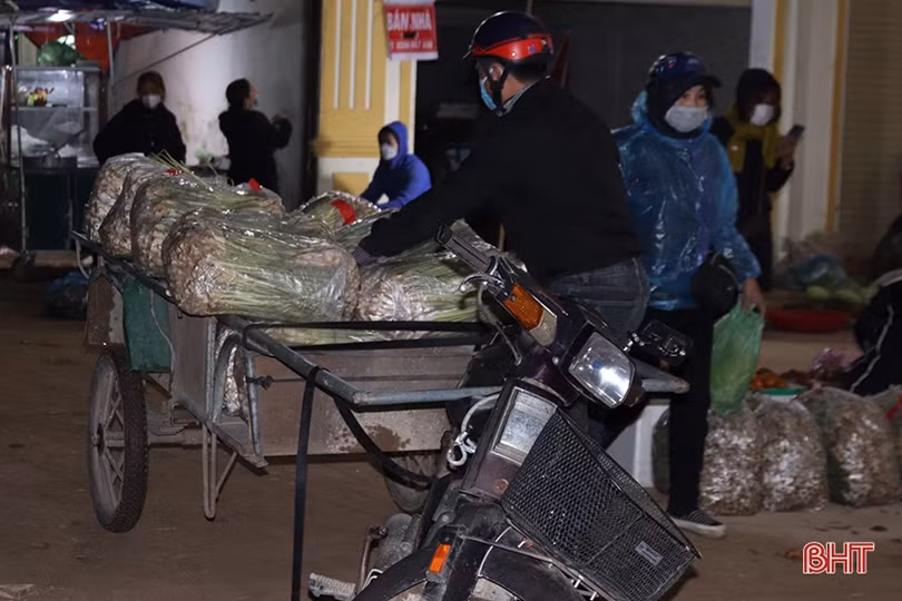 Nhọc nhằn mưu sinh trong giá rét ở Hà Tĩnh