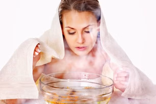 Xông thuốc mũi họng hỗ trợ điều trị COVID-19 như thế nào cho đúng?