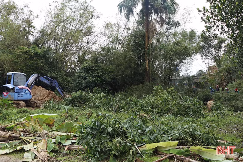 Gần 400 đoàn viên, hội viên ở Cẩm Xuyên ra quân xây dựng nông thôn mới