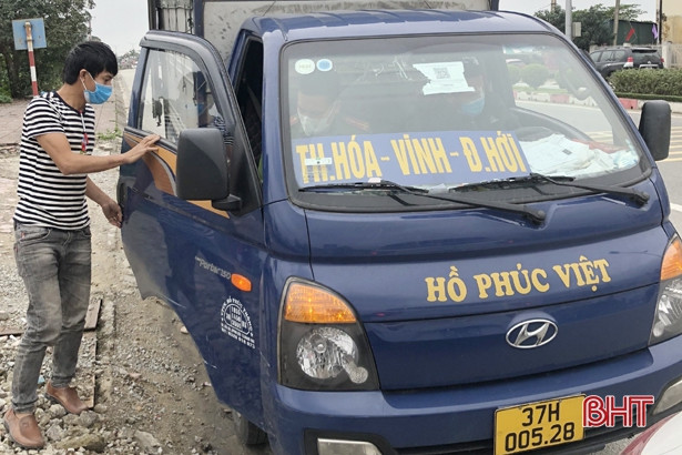 Bắt xe tải vận chuyển 200kg thực phẩm không rõ nguồn gốc qua Hà Tĩnh