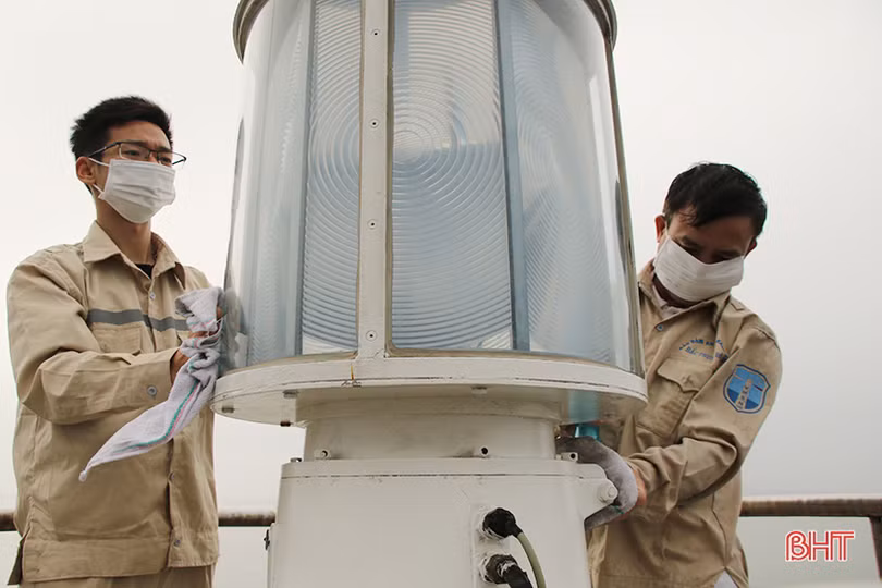 Công việc thầm lặng của những người canh “mắt biển” ở Hà Tĩnh