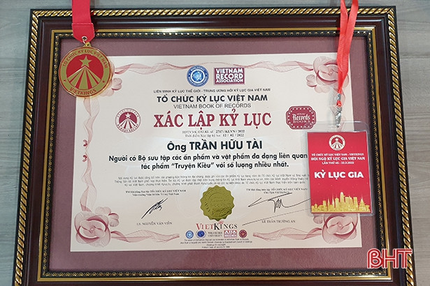 Xác lập kỷ lục cho người có bộ sưu tập các ấn phẩm và vật phẩm về Truyện Kiều nhiều nhất Việt Nam