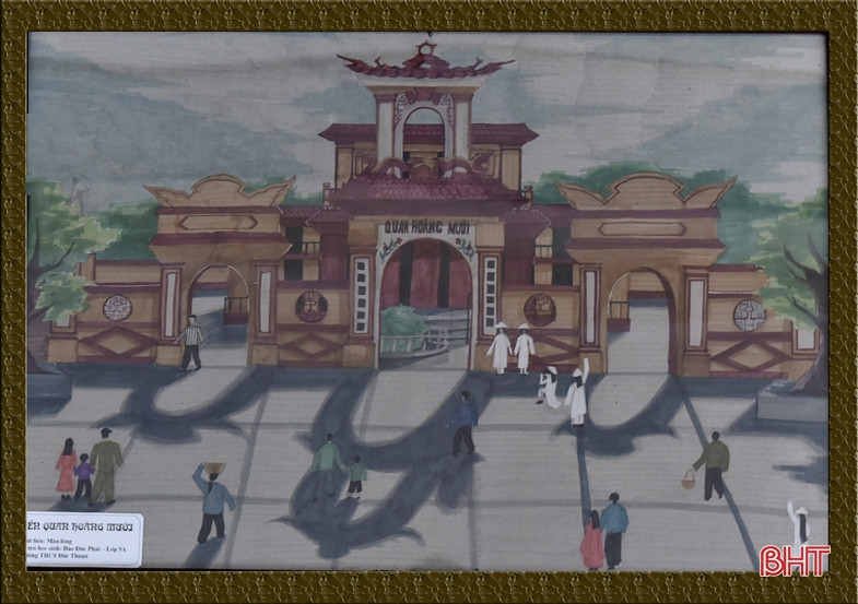 Thị xã dưới chân núi Hồng qua nét vẽ trẻ thơ