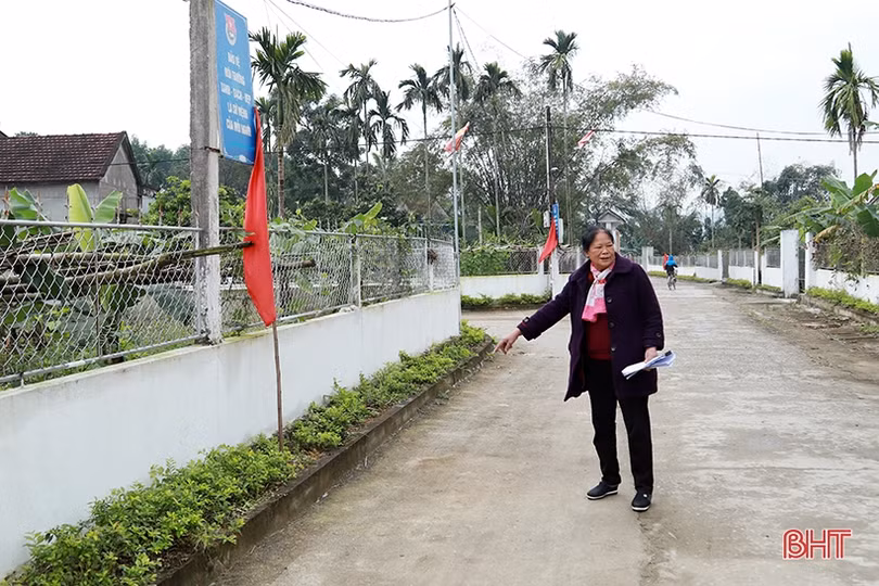 Nữ bí thư chi bộ ở Can Lộc góp sức lớn trong xây dựng khu dân cư kiểu mẫu