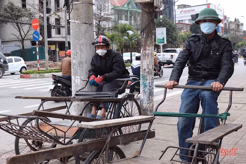 Nhọc nhằn mưu sinh trong giá rét ở Hà Tĩnh