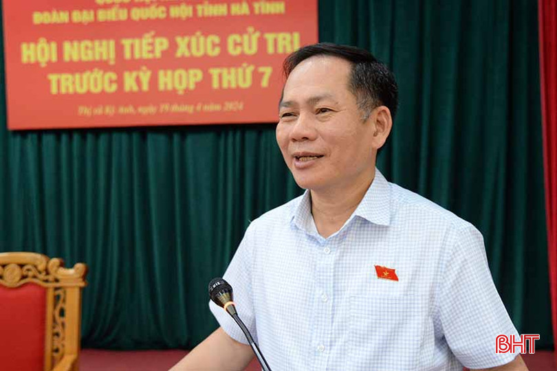 Phó Trưởng đoàn chuyên trách Đoàn ĐBQH Hà Tĩnh Trần Đình Gia tiếp thu, giải trình một số ý kiến, đề xuất của cử tri. QH6.jpg