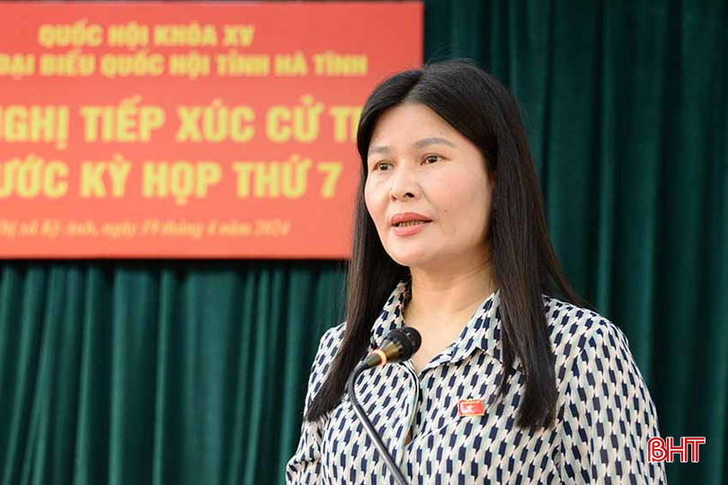 Bà Bùi Thị Quỳnh Thơ - Ủy viên chuyên trách Ủy ban Kinh tế của Quốc hội báo cáo nội dung, chương trình dự kiến Kỳ họp thứ 7, Quốc hội khóa XV. QH4.jpg