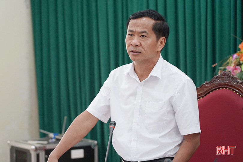 Chủ tịch UBND huyện Can Lộc Võ Xuân Linh cụ thể một số nội dung trọng tâm tại hội nghị. anh3.jpg