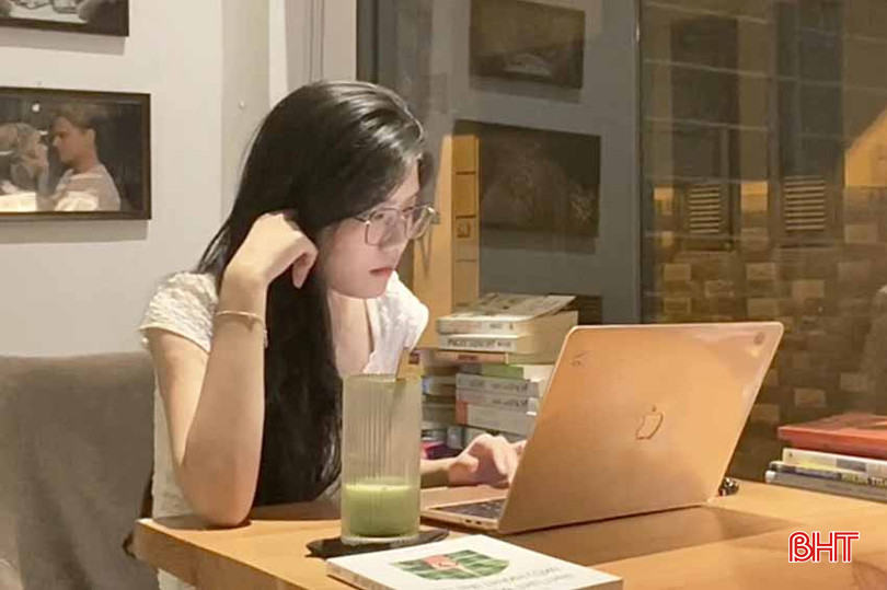 Trần Ngọc Ánh đã trang bị một tâm lý vững vàng để tin tưởng và thấu hiểu bản thân, tránh bị áp lực đồng trang lứa. a 3.jpg