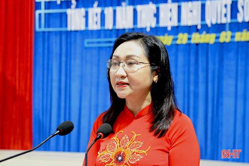 Trưởng ban Tuyên giáo Huyện ủy Nguyễn Thị Thanh Hoài trình bày báo cáo tại hội nghị. c3.jpg