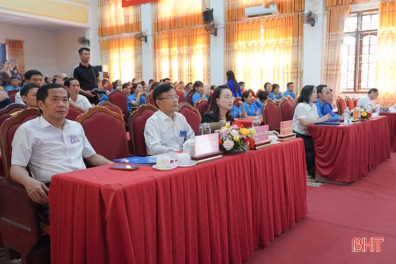 Đại biểu tham dự đại hội.