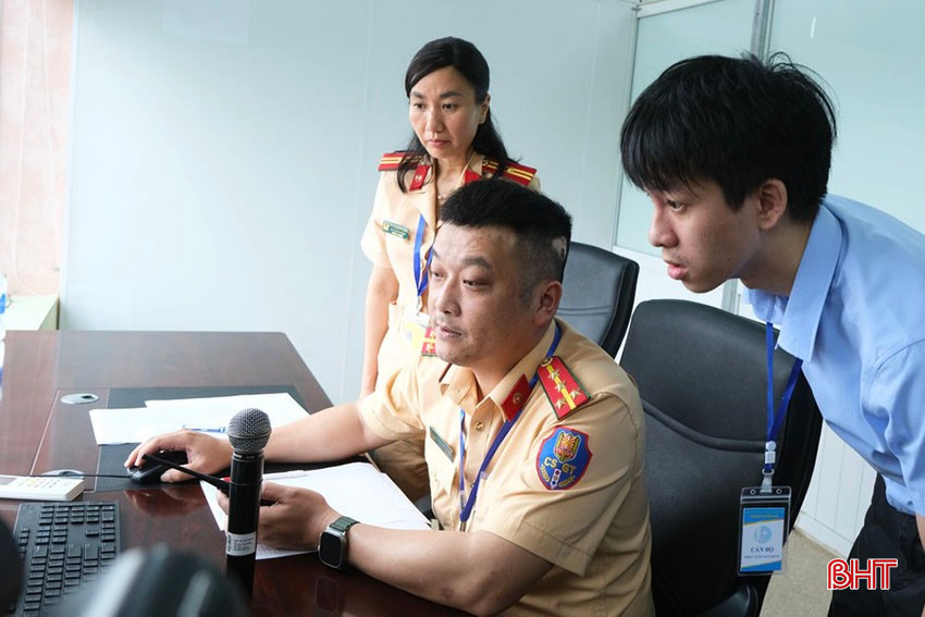 Đội ngũ sát hạch viên... bqbht_br_anh-2.jpg