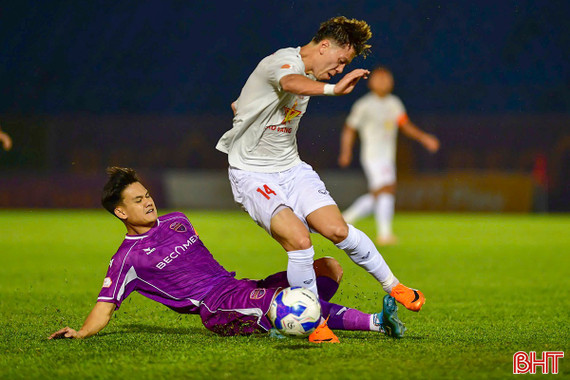 Hồng Lĩnh Hà Tĩnh và khoảng trống nơi tuyến giữa