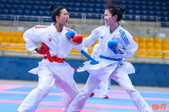 Những "bóng hồng" tranh tài giải vô địch karate khu vực miền Trung