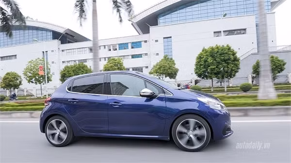 Peugeot 208 – “Xế” nhỏ đẳng cấp châu Âu ảnh 7