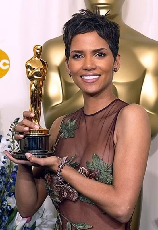 Định nghĩa "vẻ đẹp Hollywood" thời thượng trong 100 năm qua ảnh 10