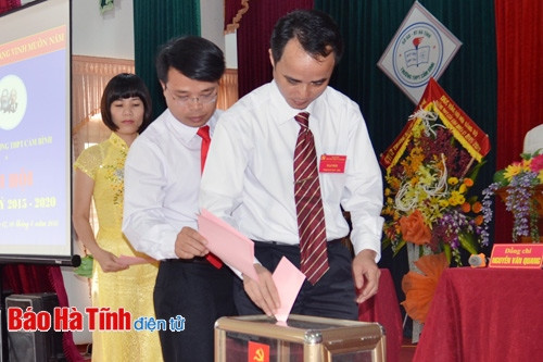 Bỏ phiếu bầu BCH nhiệm kỳ mới