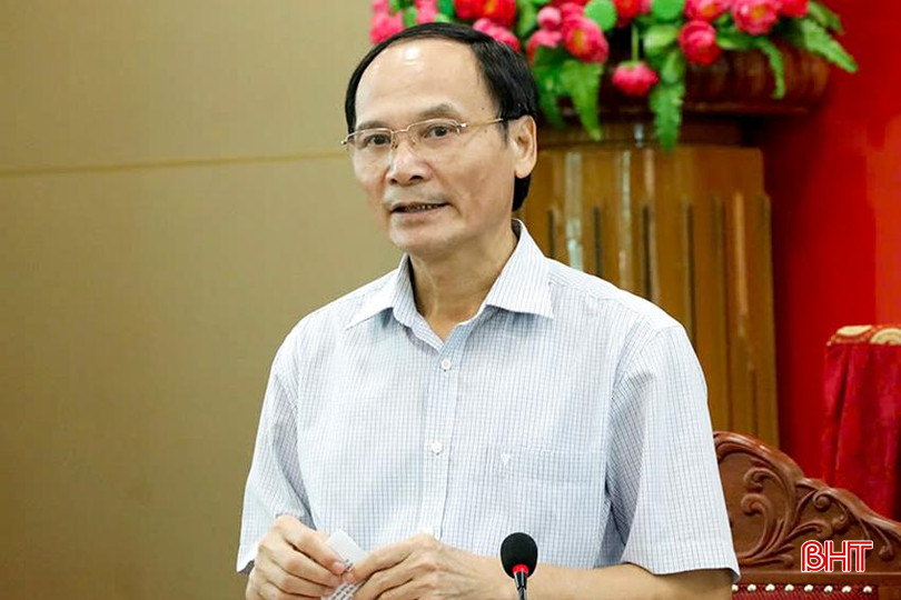 Giám đốc Sở NN&PTNT, Chánh Văn phòng Điều phối NTM tỉnh Nguyễn Văn Việt phát biểu kết luận tại buổi làm việc 1.jpg