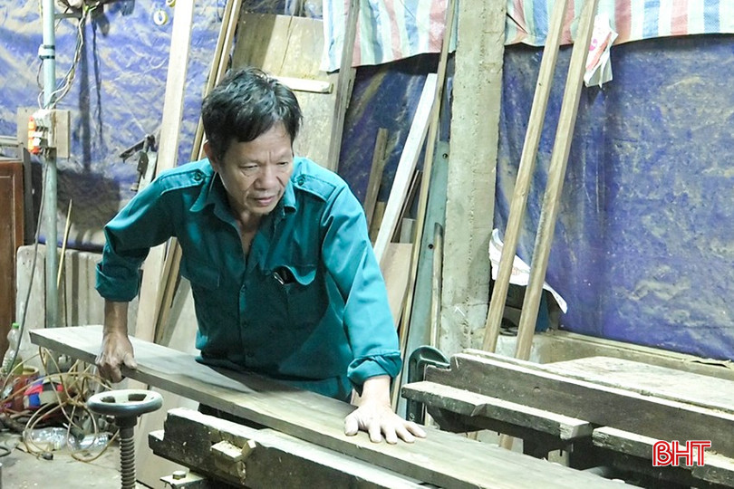CCB Nguyễn ĐÌnh Hợp là Chi hội trưởng Chi hội Cựu chiến binh tổ dân phố Tân Định, thị trấn Đức Thọ luôn đi đầu trong phát triển kinh tế và tạo công ăn việc làm cho các hội viên. bqbht_br_1.jpg