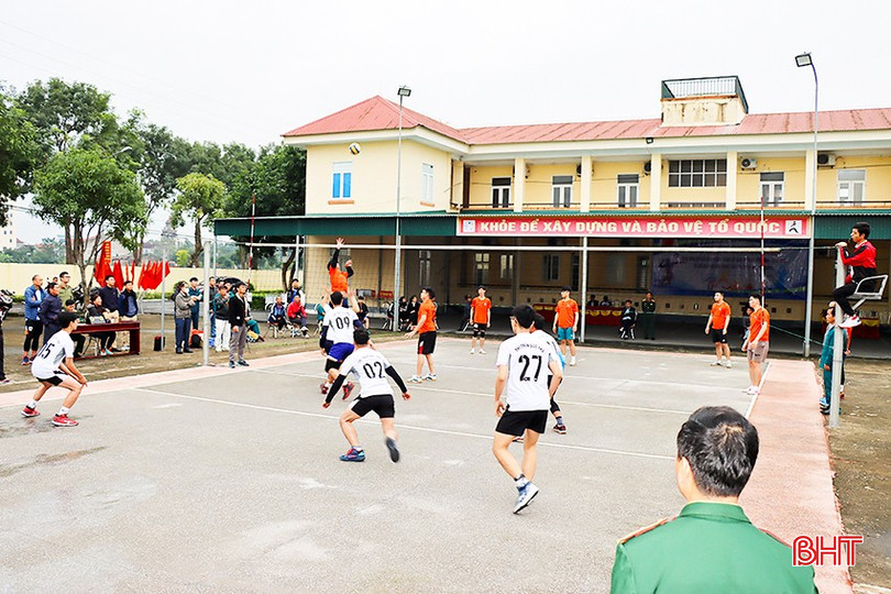 Ngay sau lễ khai mạc, các đội đã bước vào thi đấu với lối chơi quyết liệt và kỹ thuật cao. Giải hứa hẹn sẽ mang đến những trận đấu hấp dẫn, tạo không khí vui tươi, sôi nổi.