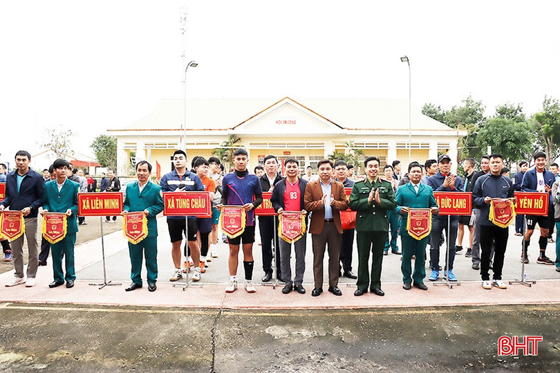 Giải thu hút 22 đội đến từ 16 xã, thị trấn và 6 cơ quan, đơn vị, với trên 260 vận động viên tham gia. Giải chia làm 2 khối, trong đó khối xã, thị trấn 16 đội được chia thành 4 bảng; khối cơ quan, đơn vị 6 đội chia thành 2 bảng, thi đấu theo vòng tròn tính điểm.