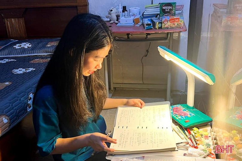 Tố Uyên đã không ngừng nỗ lực học tập, chinh phục mục tiêu đặt ra. A2.jpg