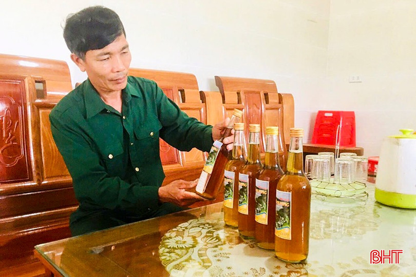 Mật ong nguyên chất sau khi được thu hoạch, người nuôi có thể bán ngay hoặc trữ chờ được giá mới bán. bqbht_br_3.jpg