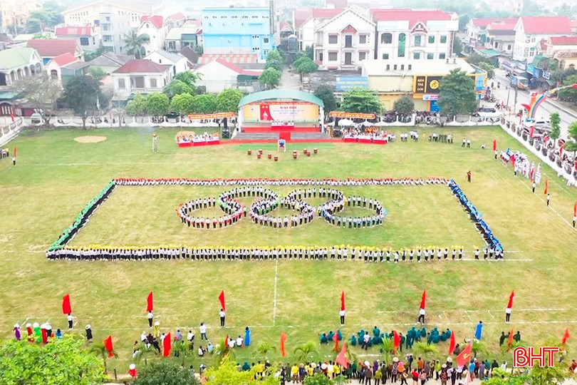 Sân vận động trung tâm thị trấn Đức Thọ. 10.jpg