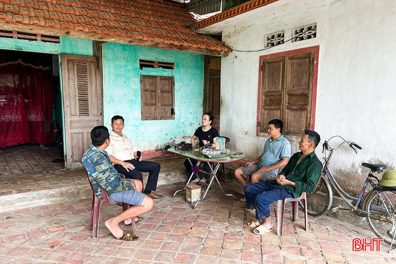 Nhiều hộ dân thôn Hà Cát, xã Đức Lạng đang phải sống bất an mỗi khi mùa mưa lũ đến. B6.jpg