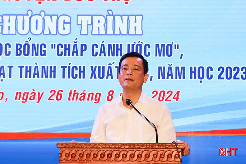 Bí thư Huyện ủy Nguyễn Thành Đồng phát biểu tại chương trình. 11.jpg