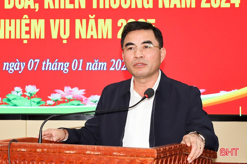 Chủ tịch UBND thị xã Kỳ Anh Phan Thành Biển chia sẻ những kinh nghiệm để hoàn thành xuất sắc các nhiệm vụ chính trị, kế hoạch nhà nước. bqbht_br_6.jpg