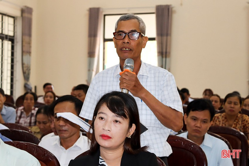 Ông Phan Văn Thuận, Bí thư chi bộ Đồng Tâm, Đức Đồng: Có giải pháp khắc phục một số hệ thống đường điện cột điện trên địa bàn đảm bảo an toàn cho Nhân dân. bqbht_br_4.jpg