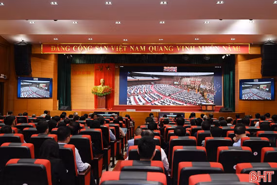 Cán bộ, đảng viên Hà Tĩnh nghiêm túc học tập, quán triệt Nghị quyết Đại hội XIV của Đảng 