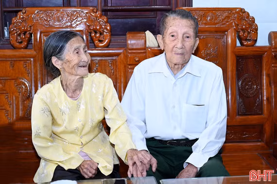 Giữ “lửa” Đảng trong mái ấm gia đình nhiều thế hệ 