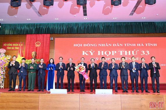 Bầu đồng chí Phan Thiên Định giữ chức Chủ tịch UBND tỉnh, đồng chí Dương Tất Thắng giữ chức Phó Chủ tịch HĐND tỉnh