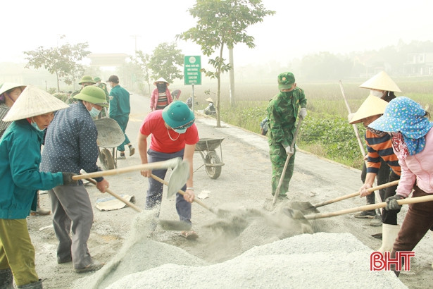 Cảnh sát biển, BĐBP hỗ trợ người dân Nghi Xuân ra khơi bám biển, xây dựng nông thôn mới