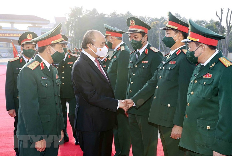 Chủ tịch nước Nguyễn Xuân Phúc thăm, làm việc tại Quân khu 4