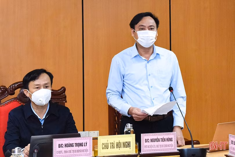 Các tổ đại biểu HĐND tỉnh Hà Tĩnh thảo luận, góp ý trước Kỳ họp thứ 4