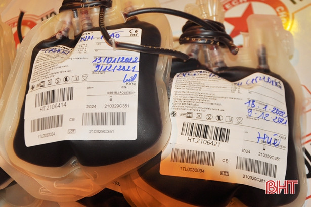 Hưởng ứng “Tuần lễ hồng EVN”, Điện lực Hà Tĩnh hiến tặng 131 đơn vị máu