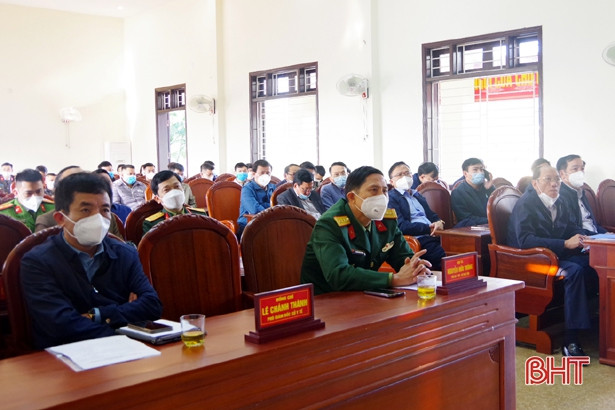 350 thanh niên TP Hà Tĩnh tham gia khám tuyển nhập ngũ