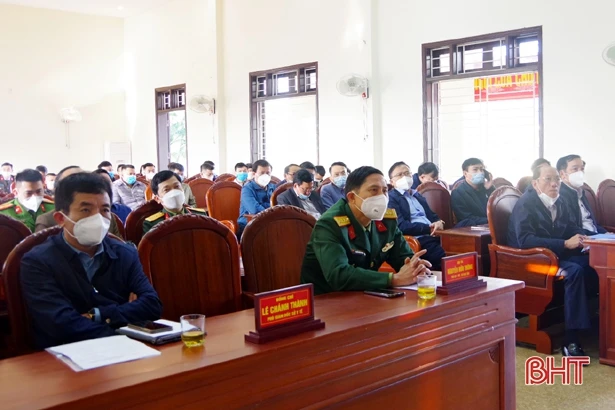 350 thanh niên TP Hà Tĩnh tham gia khám tuyển nhập ngũ