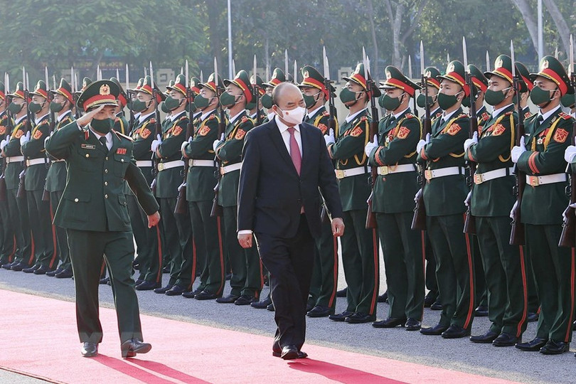 Chủ tịch nước Nguyễn Xuân Phúc thăm, làm việc tại Quân khu 4